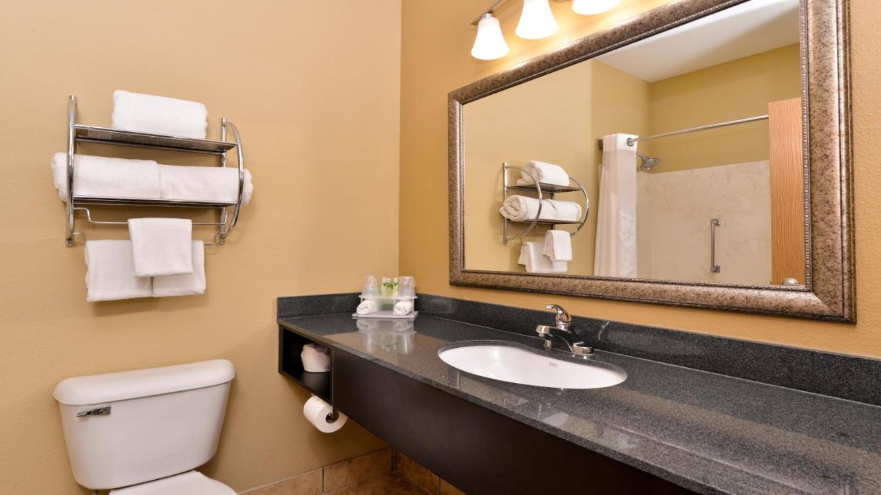 Holiday Inn Express Hotel & Suites Cincinnati-North/Sharonville Εξωτερικό φωτογραφία