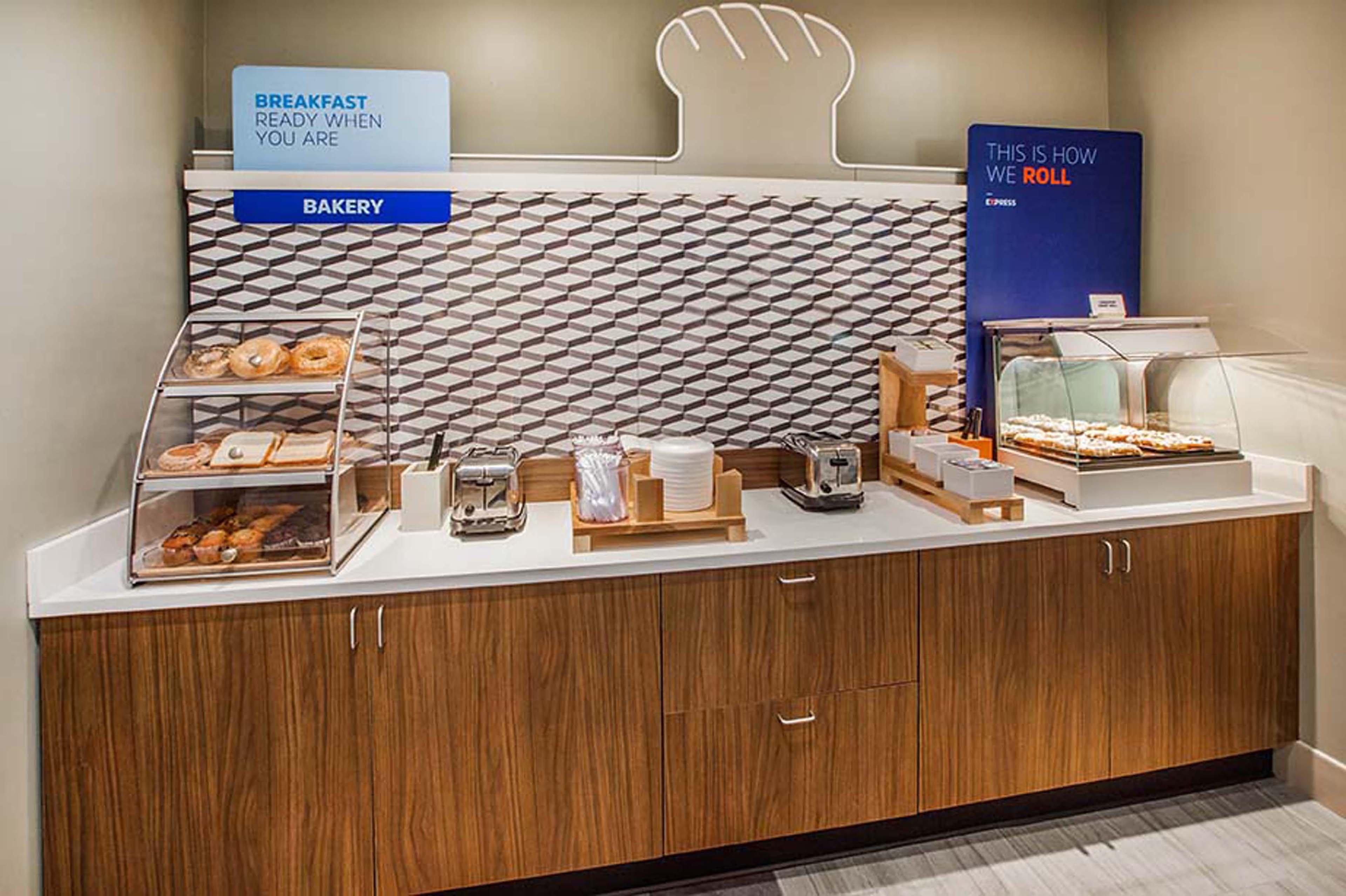 Holiday Inn Express Hotel & Suites Cincinnati-North/Sharonville Εξωτερικό φωτογραφία
