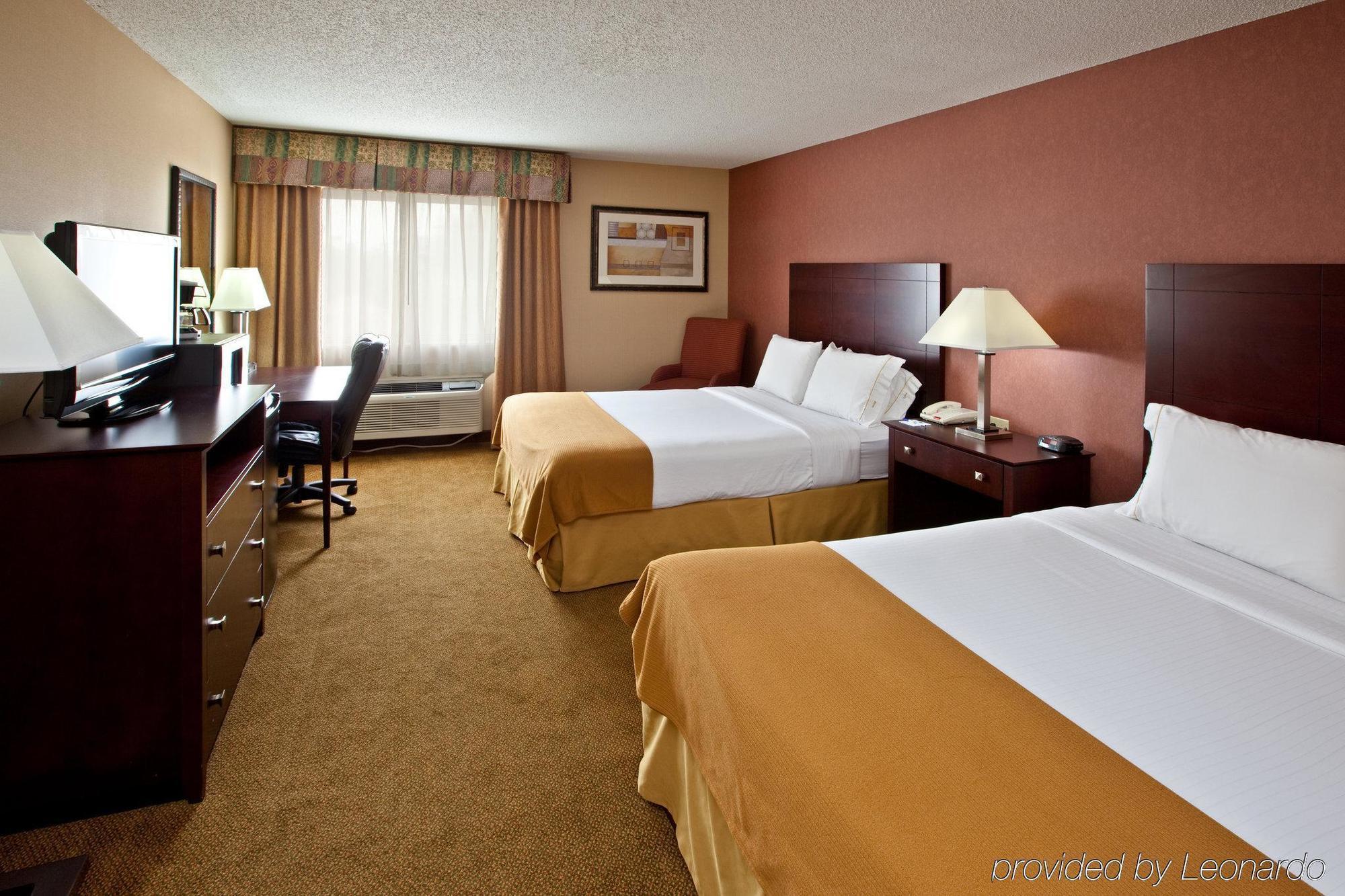 Holiday Inn Express Hotel & Suites Cincinnati-North/Sharonville Δωμάτιο φωτογραφία