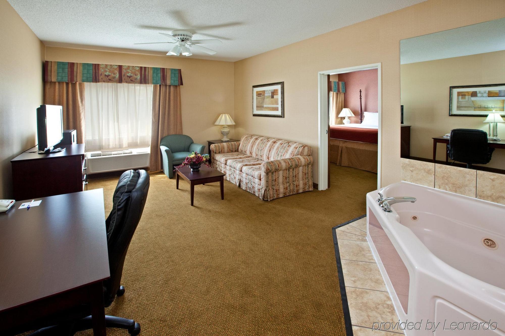 Holiday Inn Express Hotel & Suites Cincinnati-North/Sharonville Δωμάτιο φωτογραφία