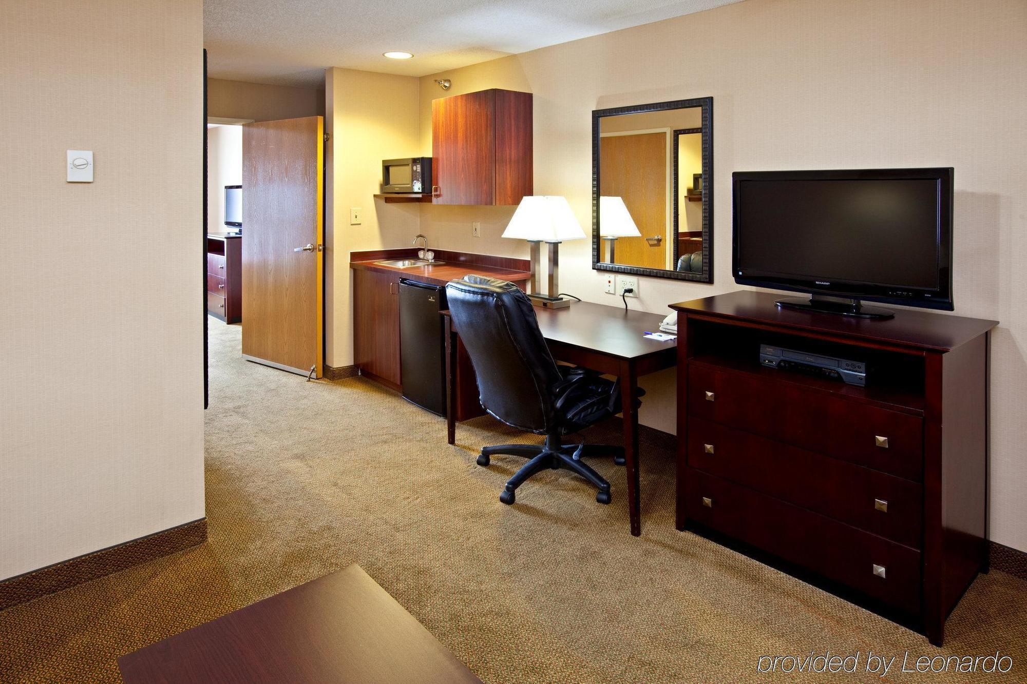 Holiday Inn Express Hotel & Suites Cincinnati-North/Sharonville Εξωτερικό φωτογραφία