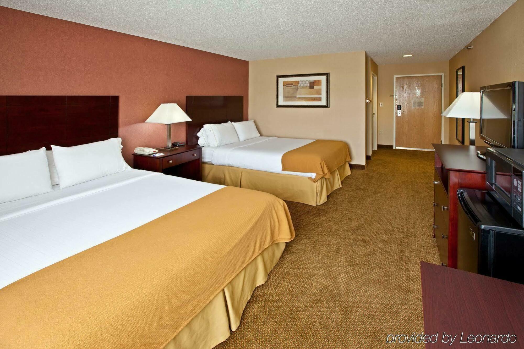 Holiday Inn Express Hotel & Suites Cincinnati-North/Sharonville Εξωτερικό φωτογραφία